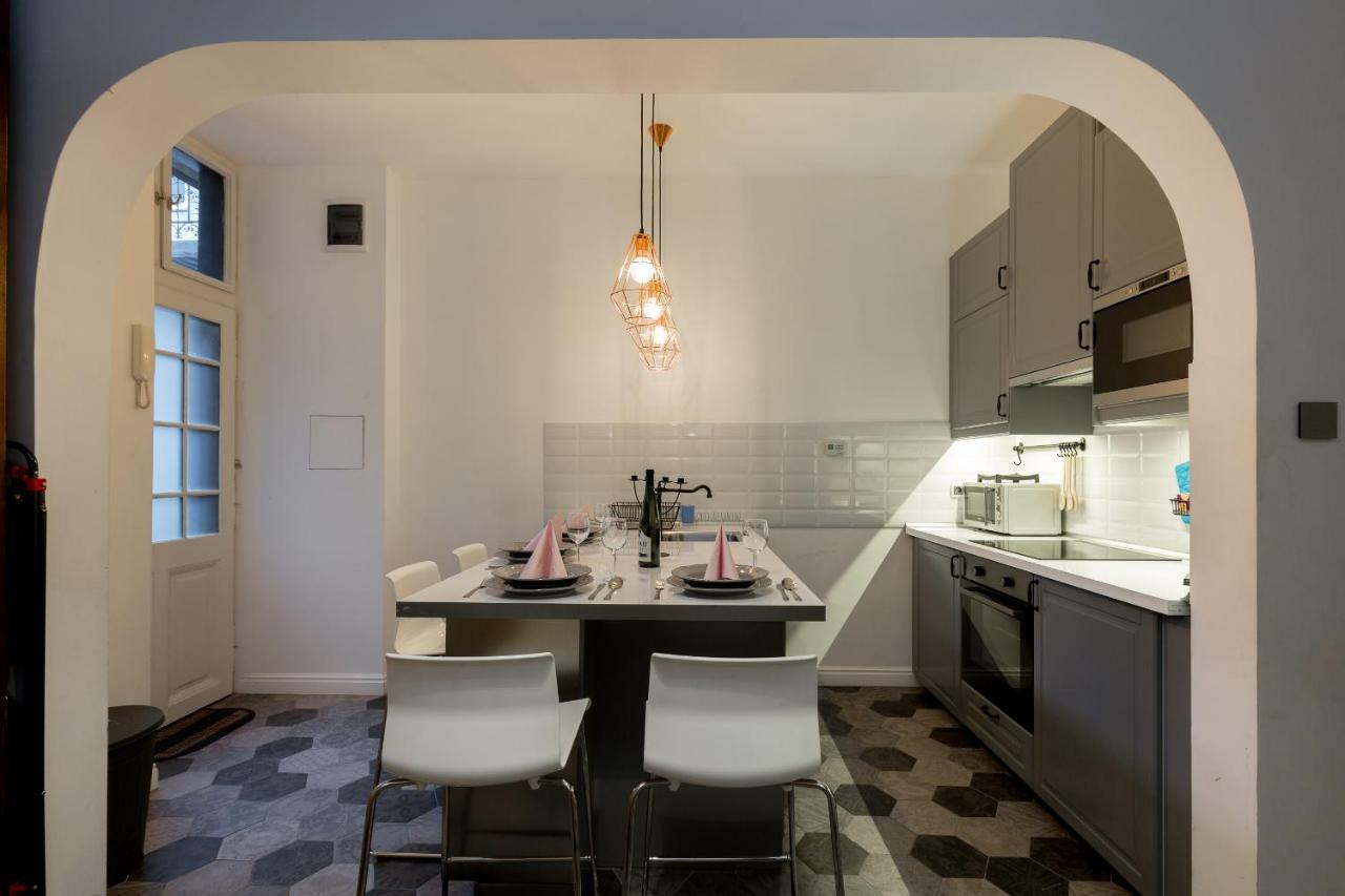 Luxury Twin 1-Bedroom In Kazinczy Street Budapest Exteriör bild